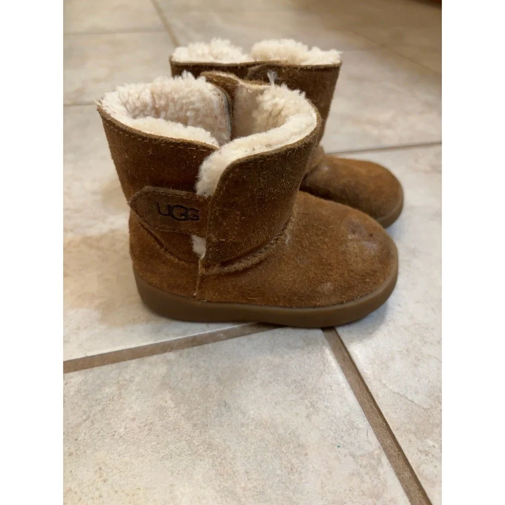 UGG Kids Classic II Chestnut Sheepskin Boots Toddler Size 4/5 EU 20.5